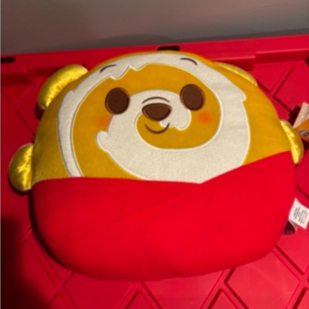 New Disney Parks Winnie The Pooh Honey Cake Munchlings scent plush treat (Large)
